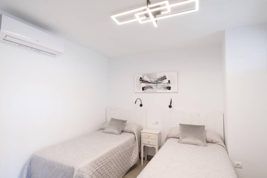 Apartamento Entero A 1 Minuto De La Playa Benidorm Kültér fotó